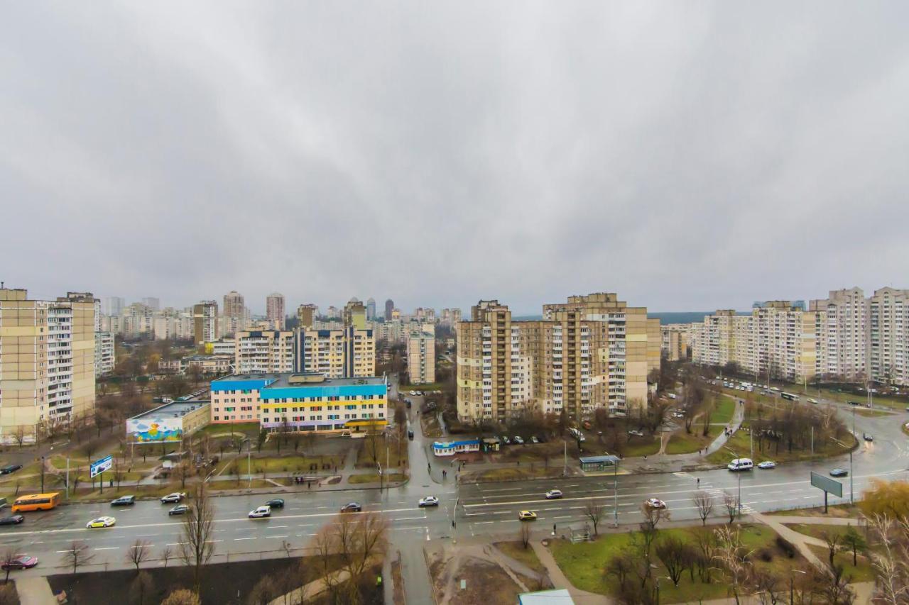 Уютная, Просторная Видовая Трехкомнатная Квартира Возле Метро Академгородок На 6 Мест Kiev Eksteriør billede